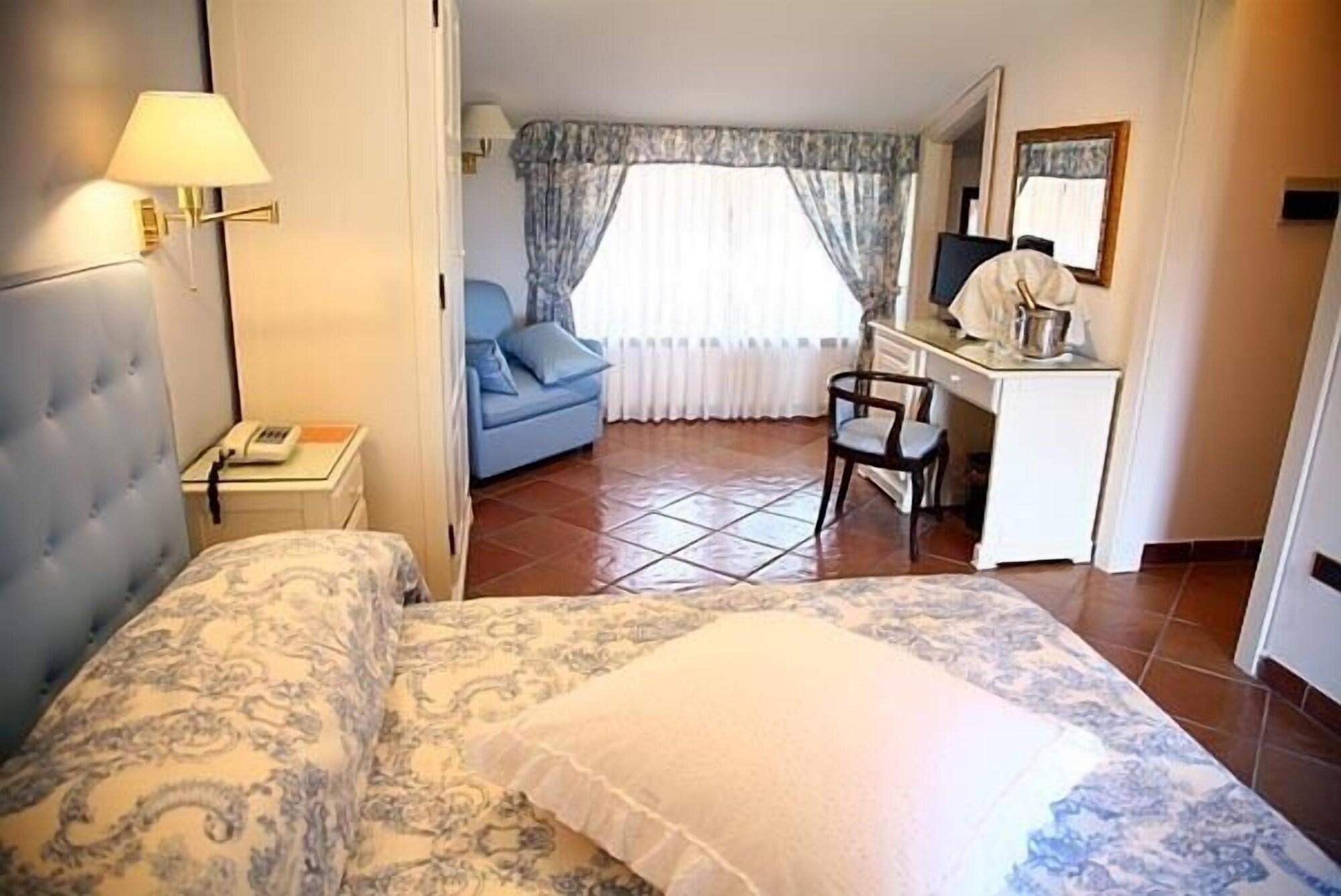 Hotel Hermitage 카스텔라바테 외부 사진
